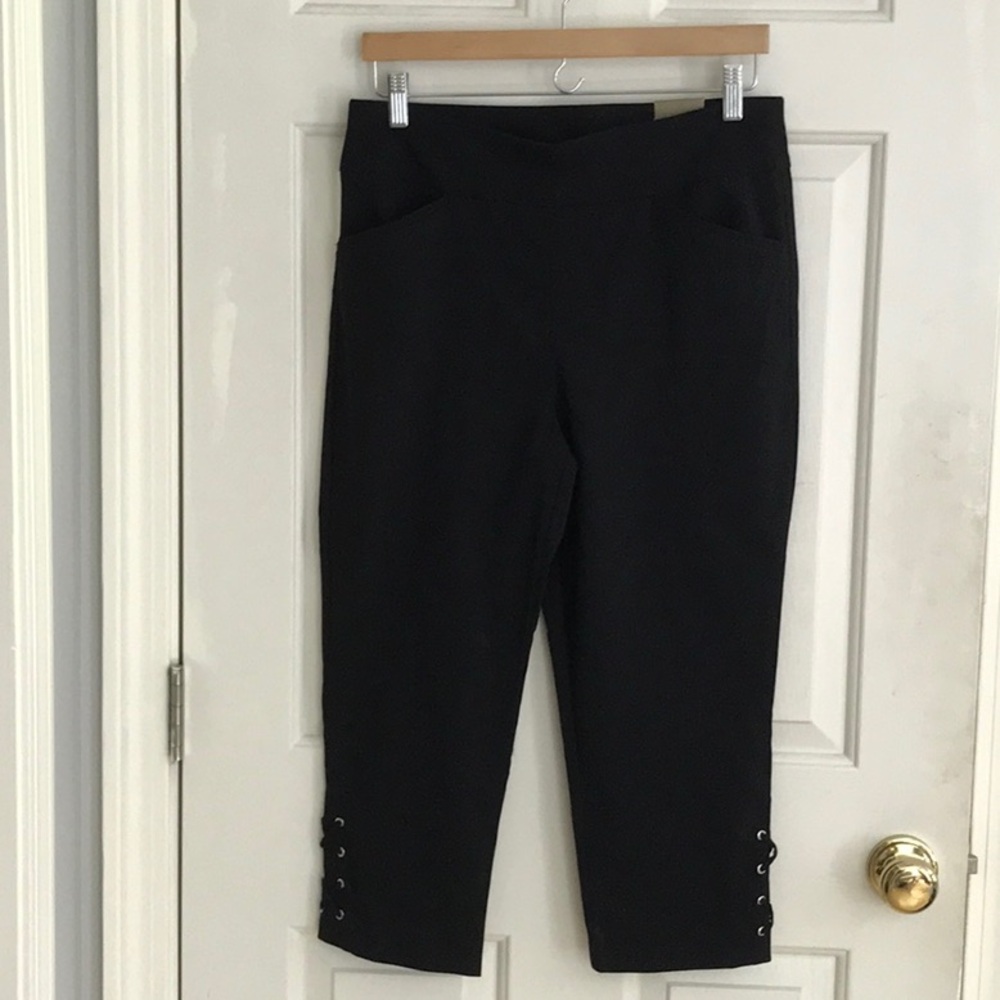 New Chicos Josie Slim Capri Perfect Stretch Size 8 or chicos size 1